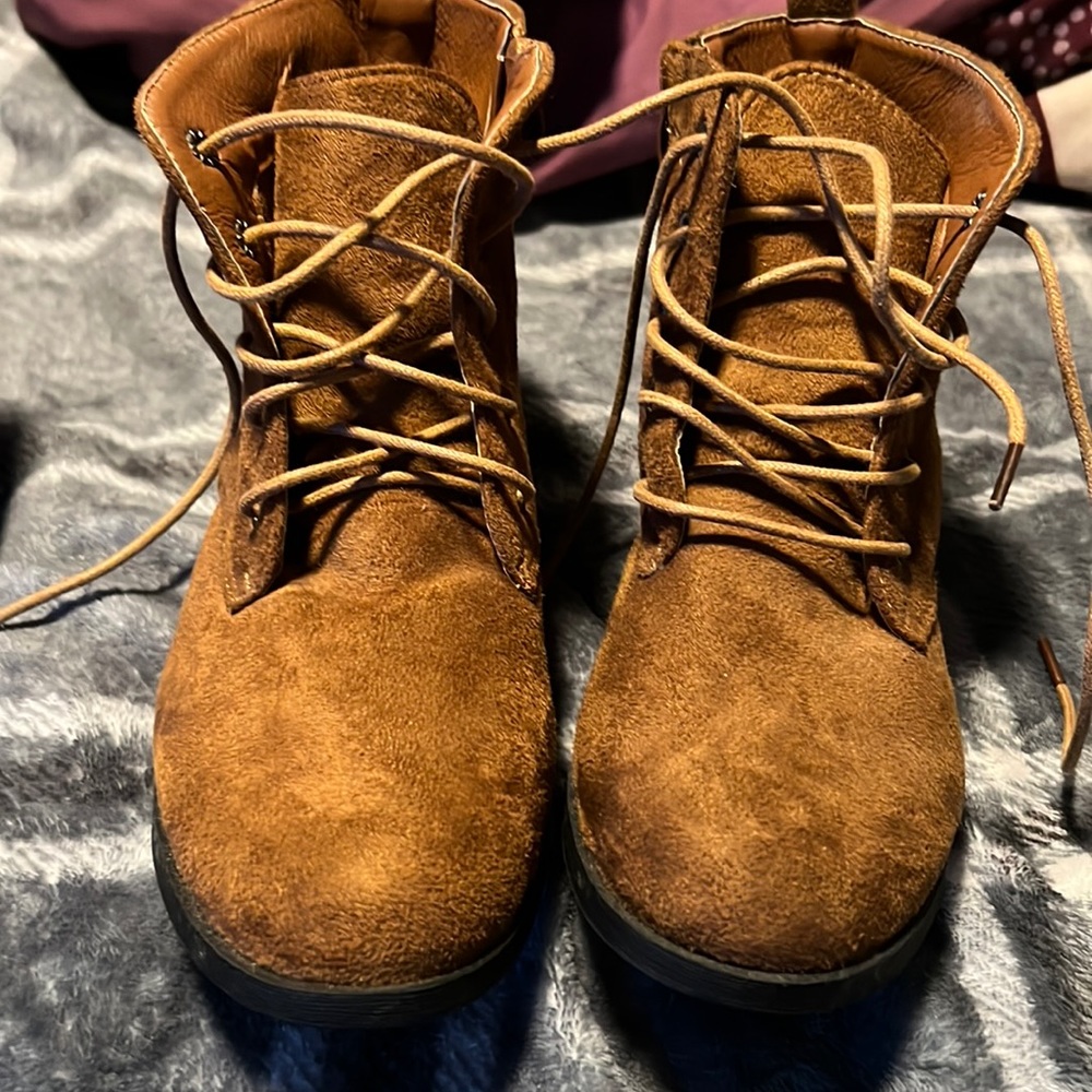 Shoe brown and it’s new